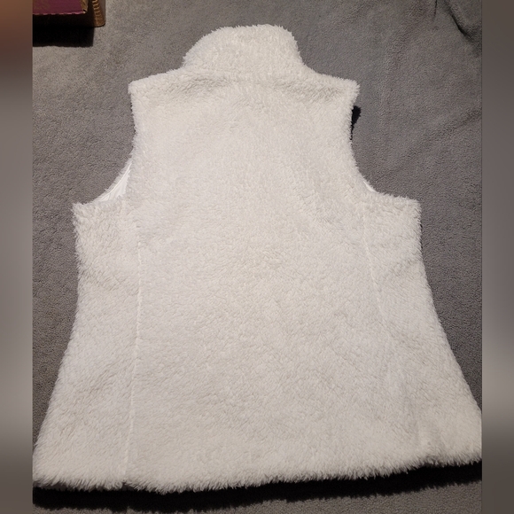 Patagonia Vest Women’s Large White Fleece Los Gatos Full Zip Pockets Faux Fur - Picture 5 of 5